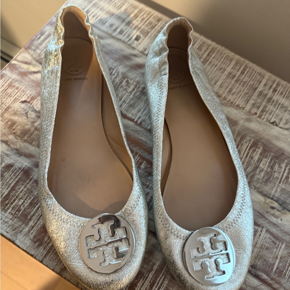 Tory Burch Minnie Silver Ballet Flats Sz. 11